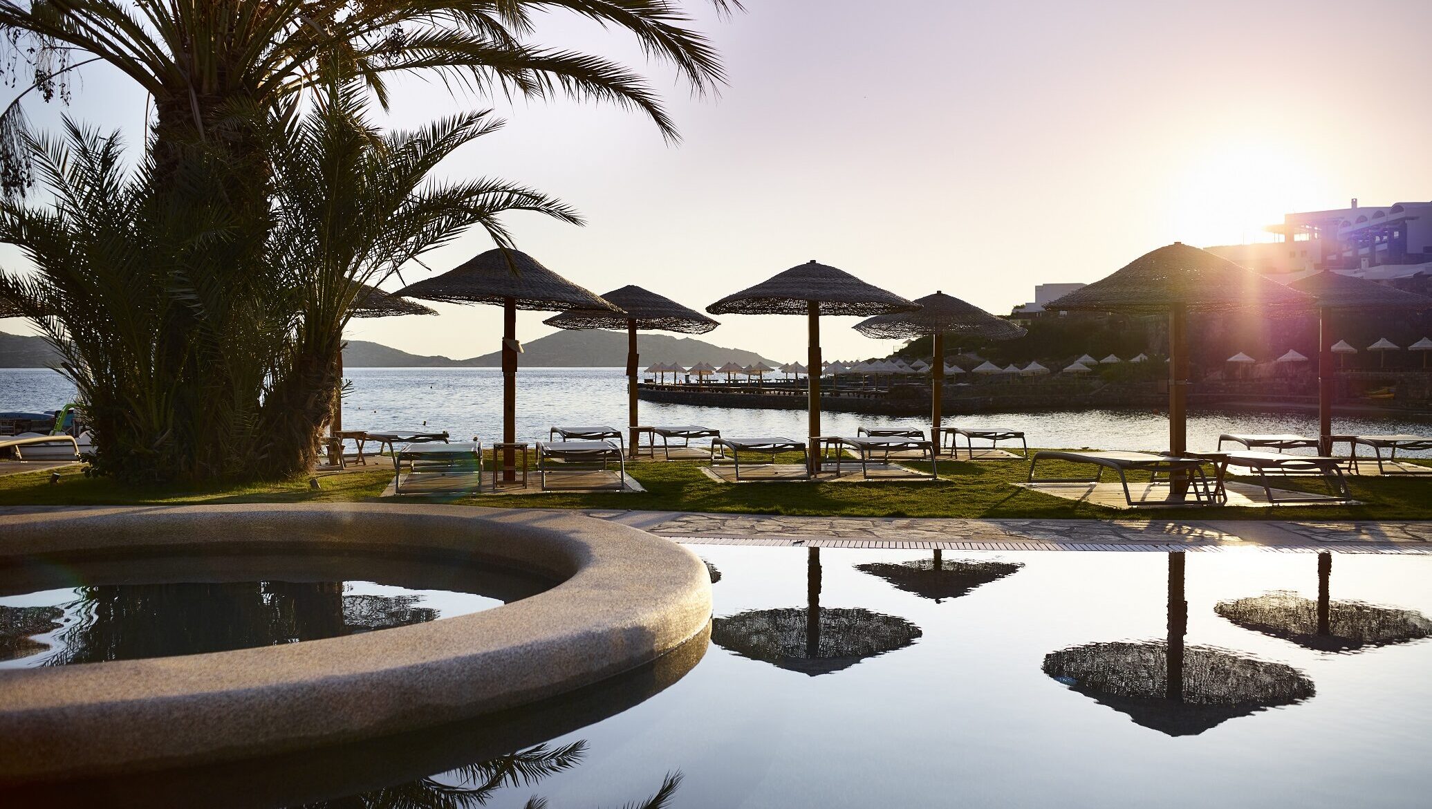 The kid's pool & Jacuzzi by the beach BEACH