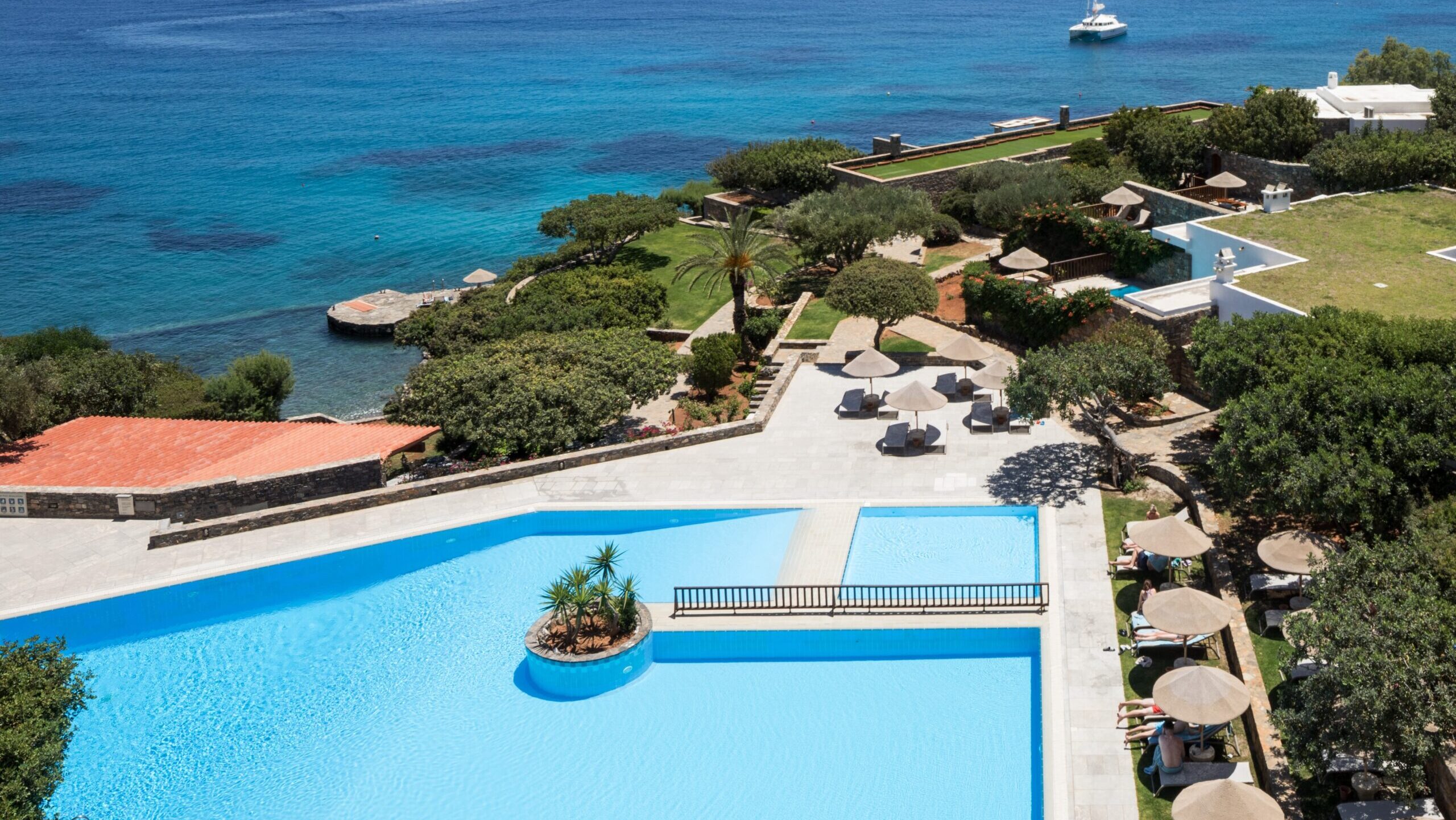 Elounda <a style="color:#AAAAAA;">Mare </a>hotel Pool